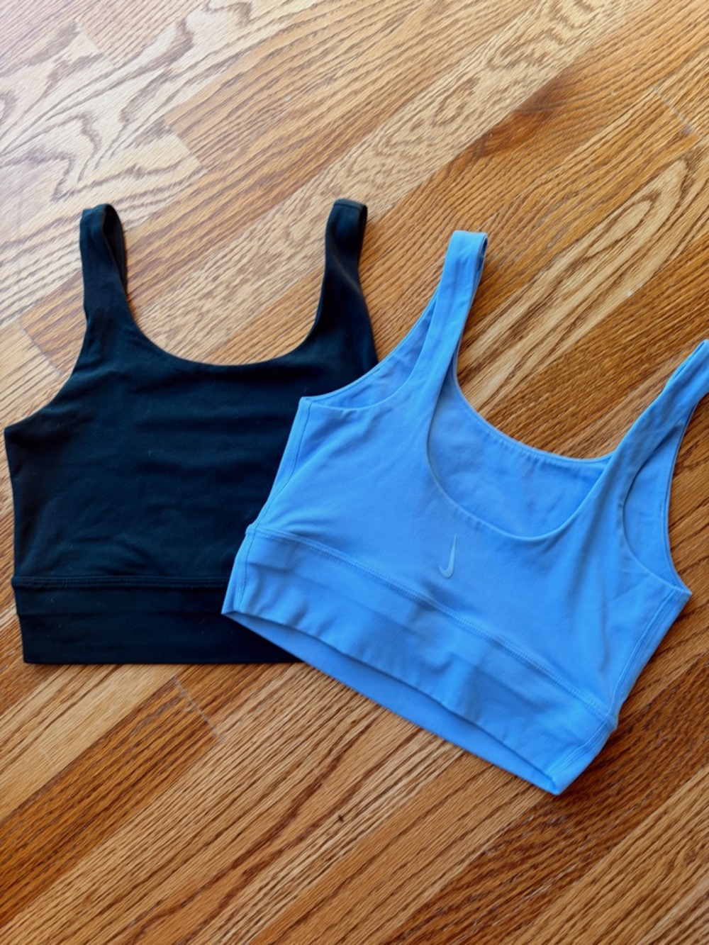Nike Women’s Yoga Athletic Cropped Tops Set